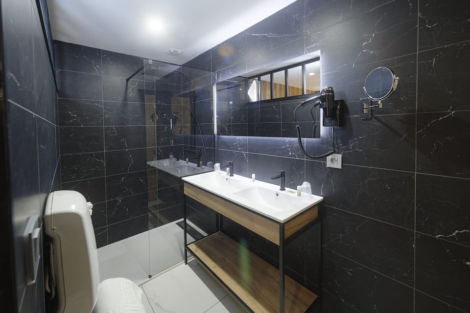 Junior Studio | Bathroom | Towels