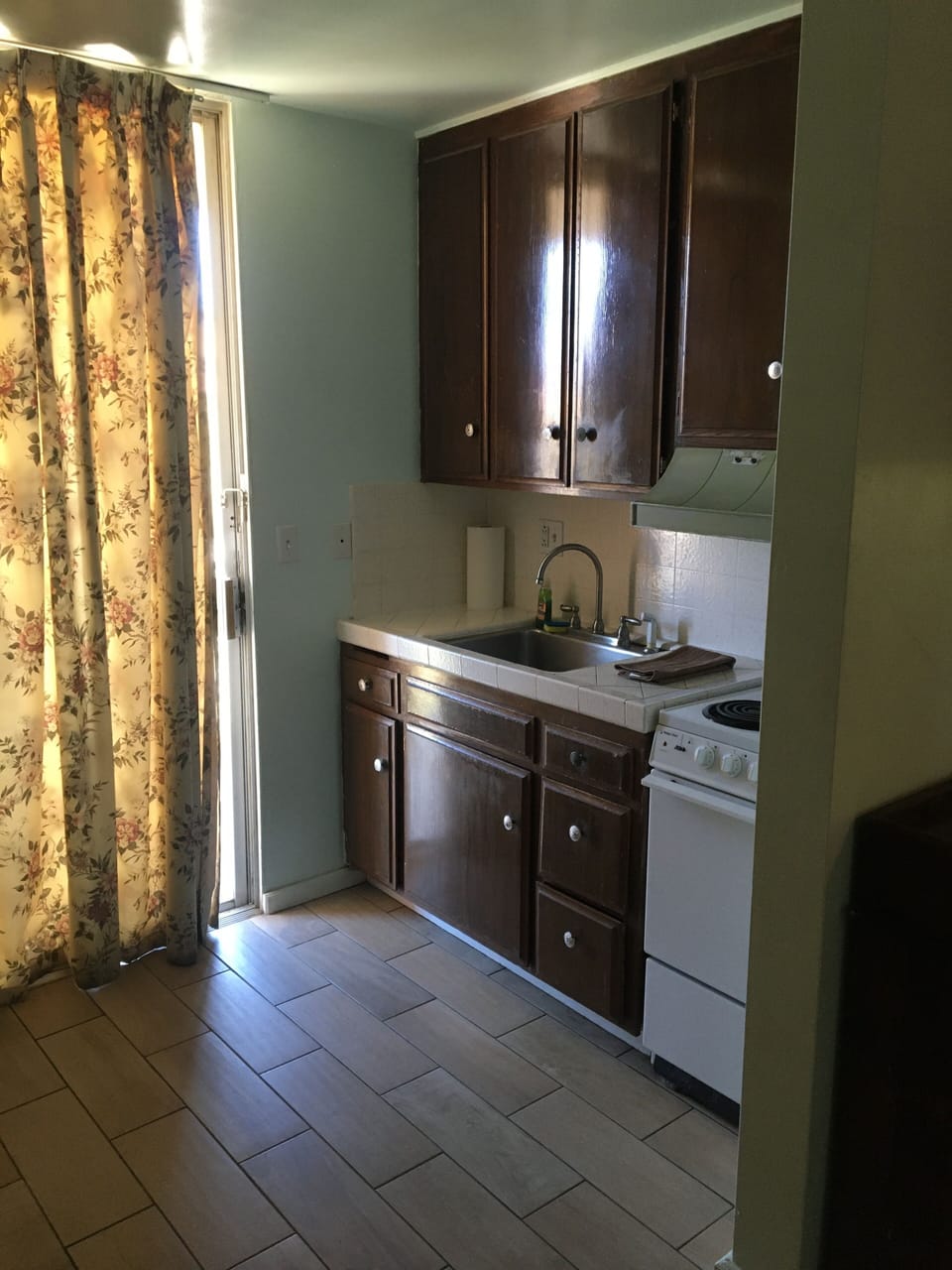 Fridge, microwave, stovetop, toaster