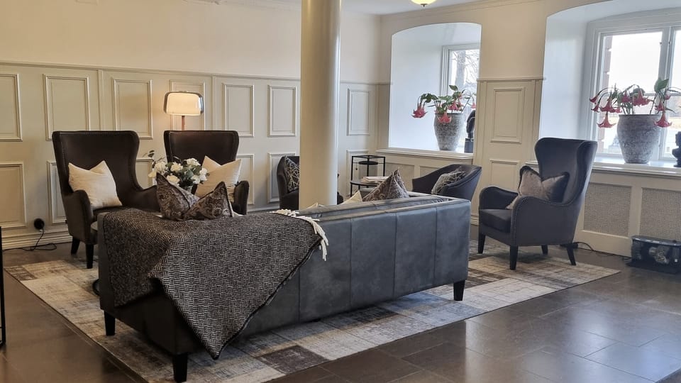 Lobby sitting area