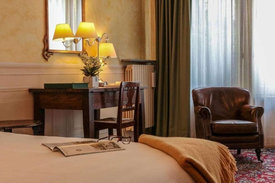 Desk, iron/ironing board, free WiFi, bed sheets