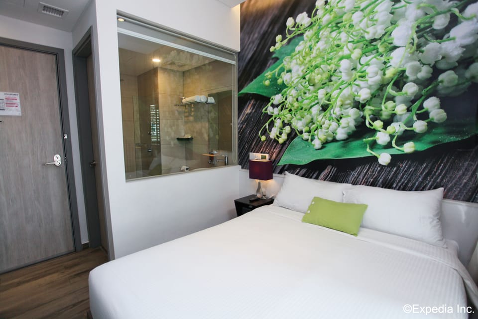 In-room safe, desk, iron/ironing board (on request), WiFi (free)
