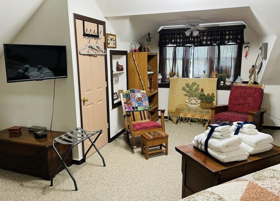 Family House | 5 bedrooms, iron/ironing board, travel crib, free WiFi