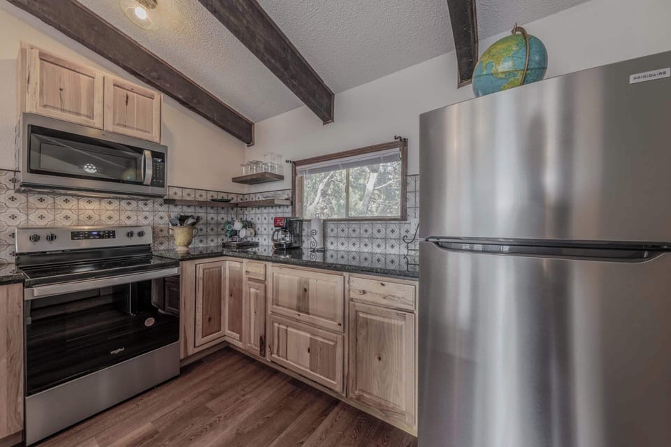 Studio (3 Bedrooms) | Property amenity