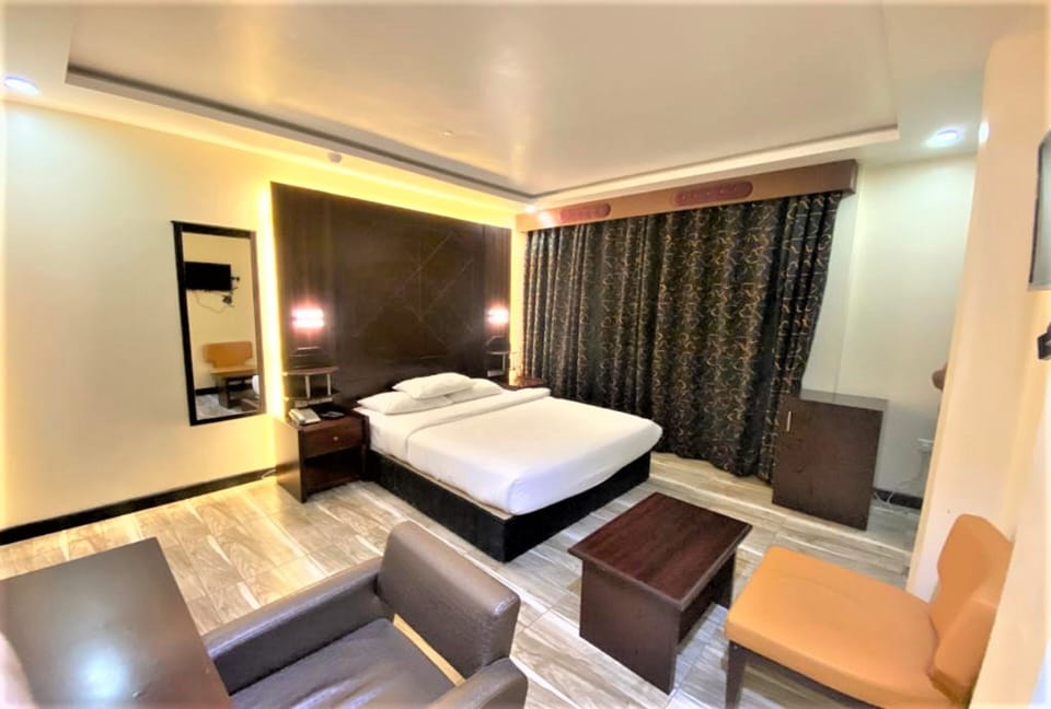 Double Room, Mountain View | Premium bedding, WiFi (free), bed sheets