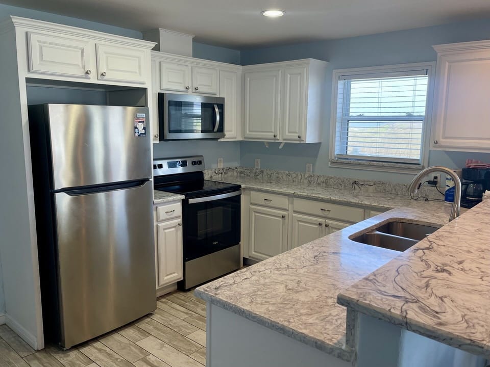 Condo, 1 Bedroom | Private kitchen | Fridge, oven, coffee/tea maker, toaster