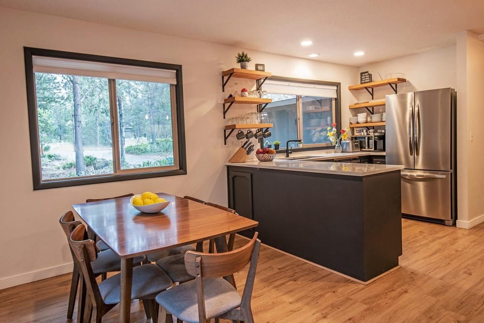 House, 3 Bedrooms | Dining