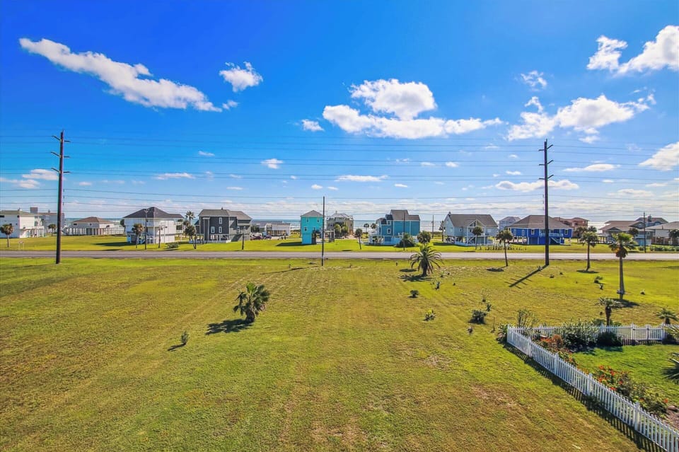 House (3 Bedrooms) | Property amenity