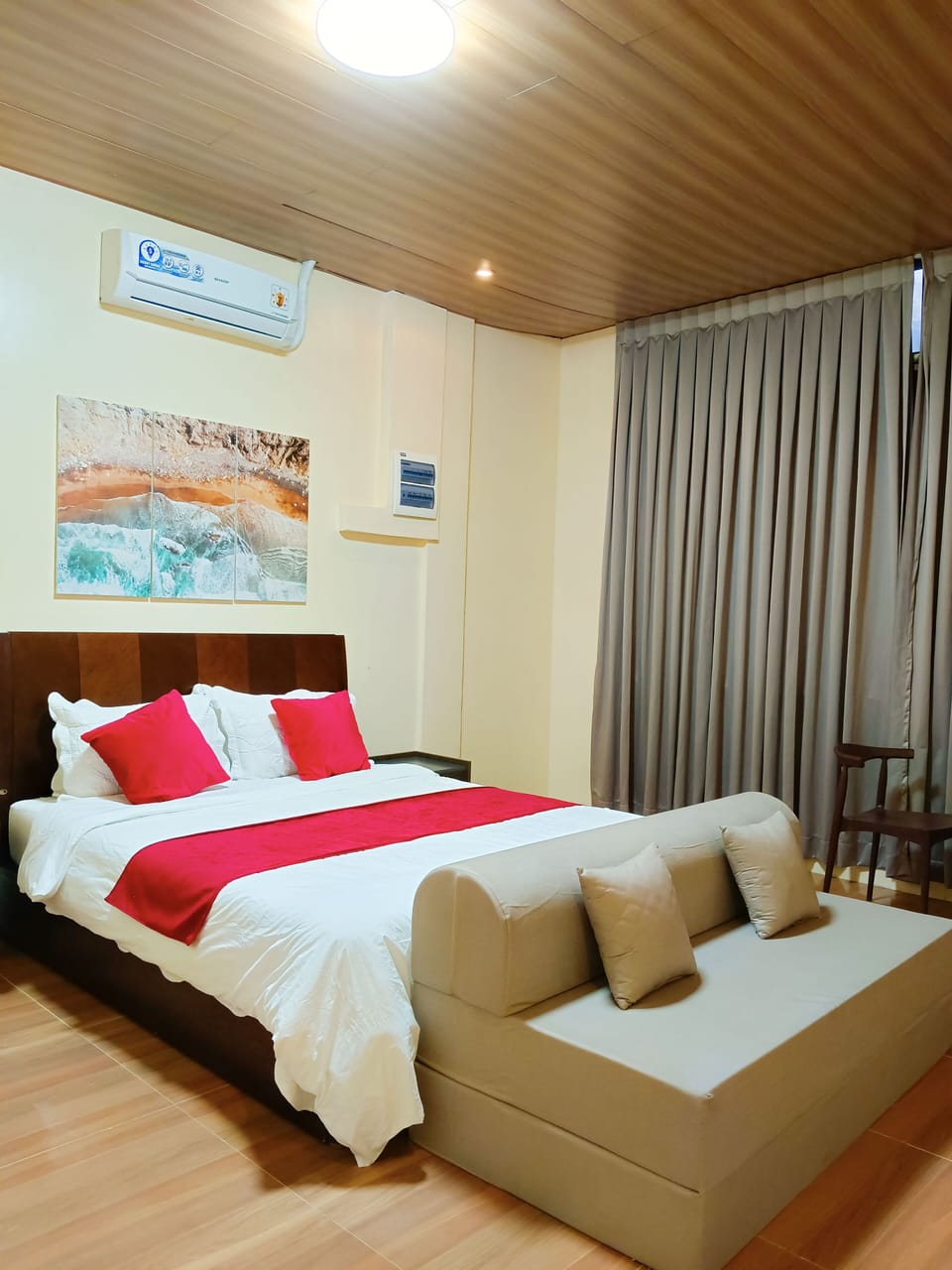 Grand Villa, 4 Bedrooms | Individually decorated, individually furnished, desk, laptop workspace