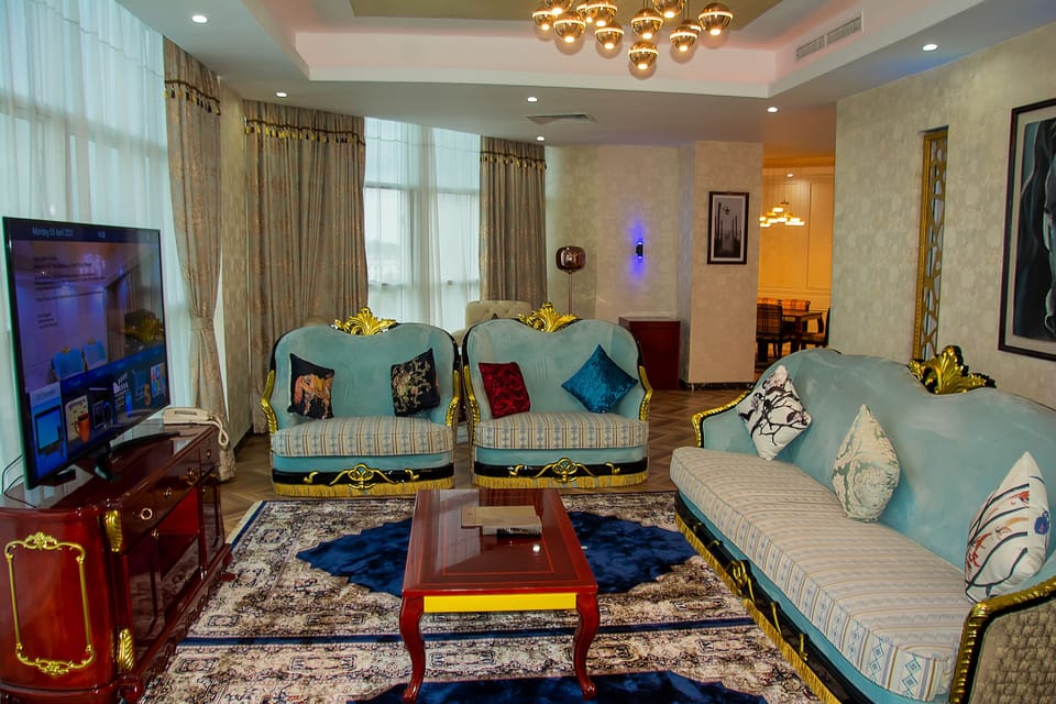 Presidential Suite, 2 Bedrooms, Connecting Rooms, City View | Living area