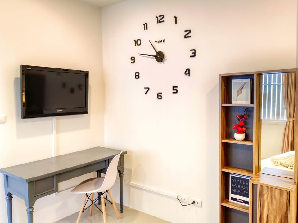Deluxe Double Room | Desk, laptop workspace, free WiFi, bed sheets