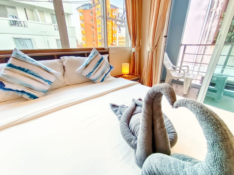 Double Room, Balcony | Desk, laptop workspace, free WiFi, bed sheets
