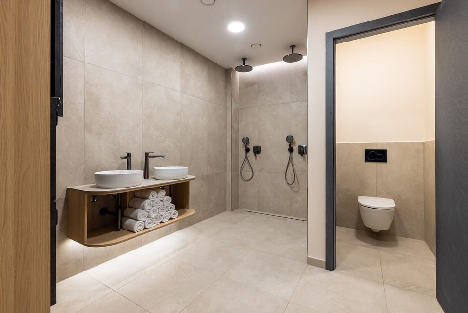Sauna, steam room, massages