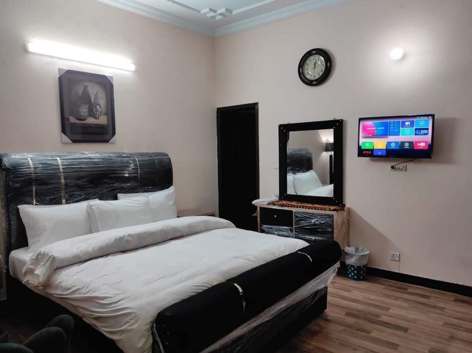 Family Double Room | Premium bedding, Select Comfort beds, individually decorated, desk