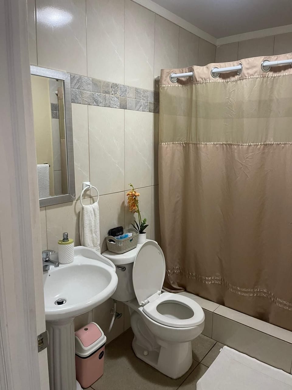 Shower, towels