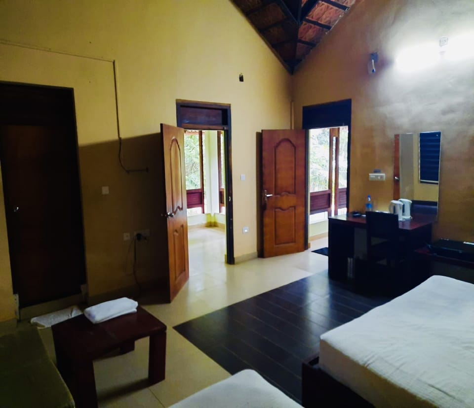 Royal Studio | Desk, free WiFi, bed sheets