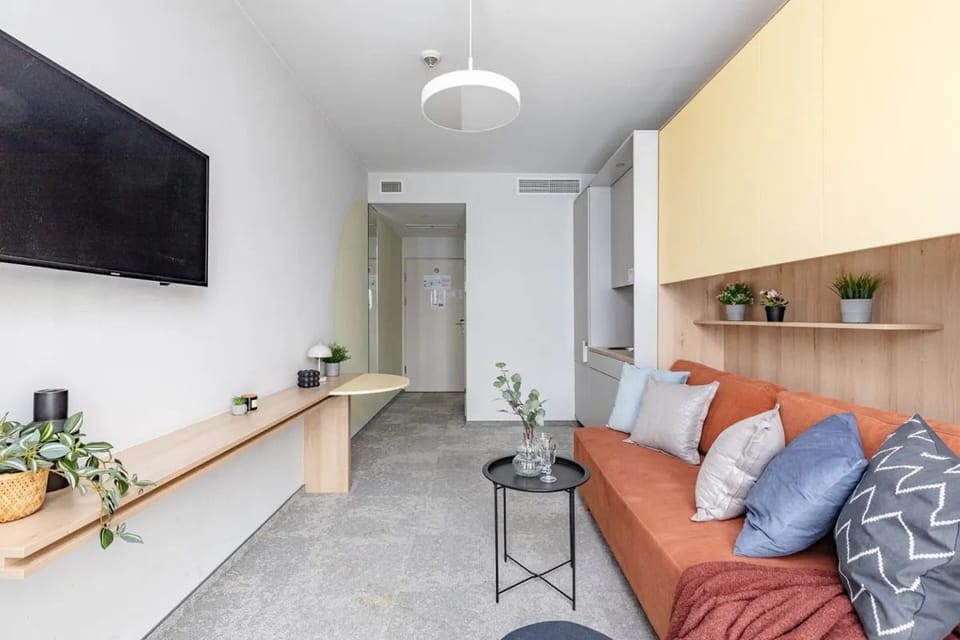 Comfort Studio Suite | In-room safe, blackout drapes, iron/ironing board, WiFi (free)
