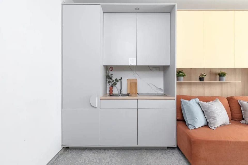 Comfort Studio Suite | In-room safe, blackout drapes, iron/ironing board, WiFi (free)
