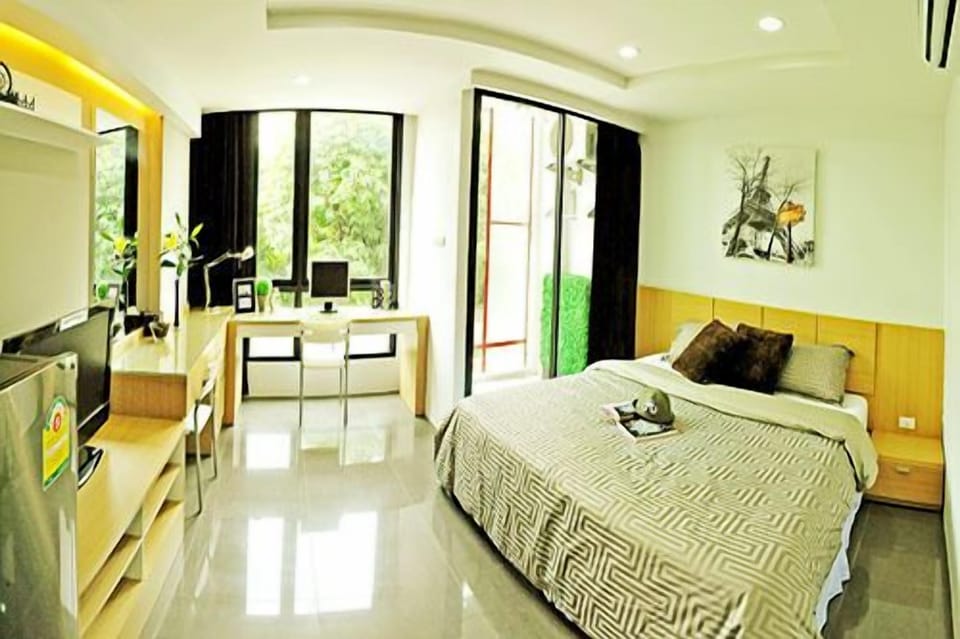 Superior Room | Minibar, desk, free WiFi