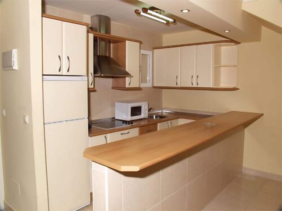 Apartment, 1 Bedroom | Private kitchen | Fridge, microwave, stovetop, electric kettle