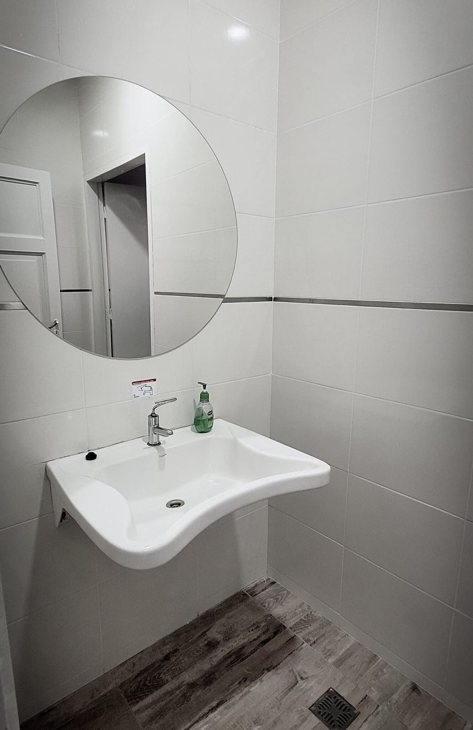 Bidet, heated floors
