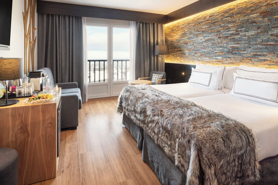 Down comforters, free WiFi, bed sheets