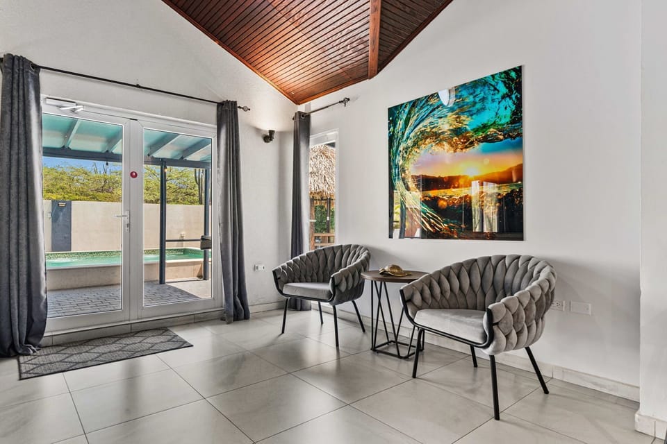 House (5 Bedrooms) | Property amenity