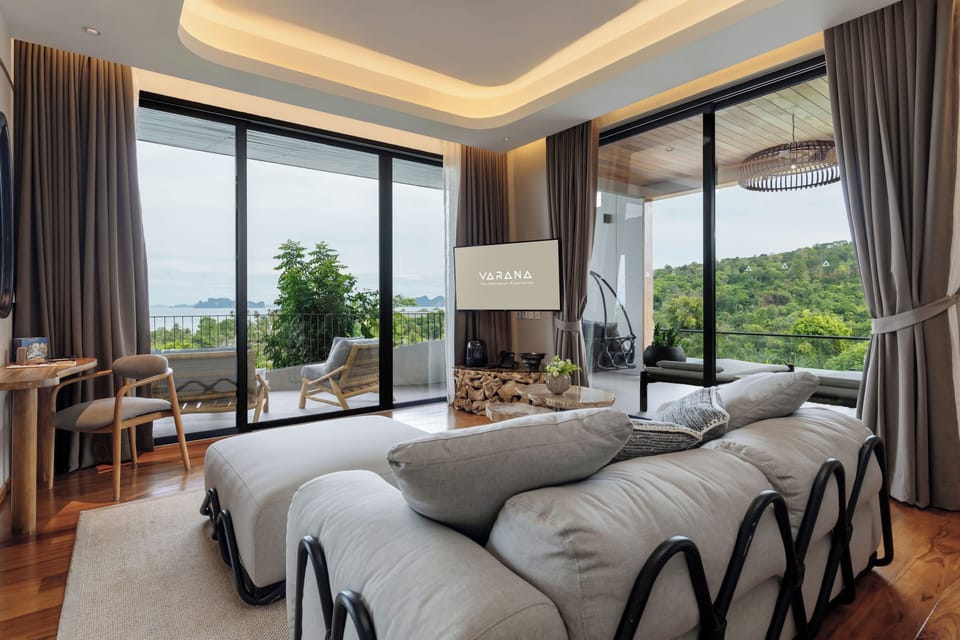 Presidential Suite | Premium bedding, down comforters, minibar, in-room safe