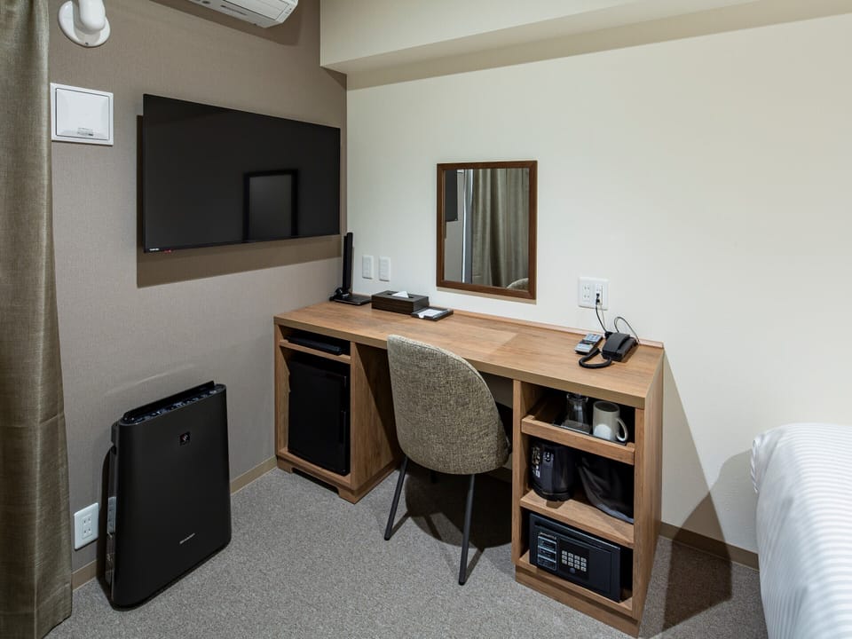Basic Double Room, Non Smoking | In-room safe, desk, blackout drapes, free WiFi