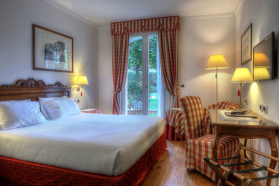 Superior Room | Down comforters, in-room safe, desk, blackout drapes