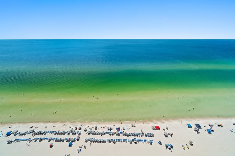 Tidewater Beach Luxury Penthouse With Resort Amenities and a View! Apartment in Panama City Beach