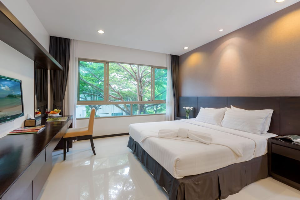 2 Bedroom Suite  | In-room safe, desk, blackout drapes, iron/ironing board
