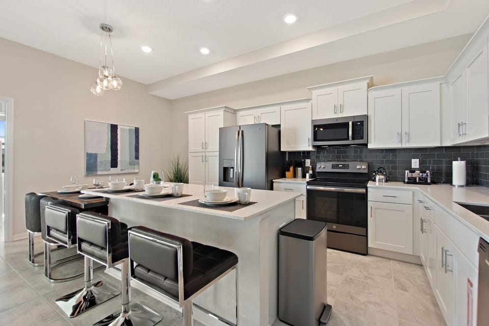 Condo, 3 Bedrooms | Private kitchen | Coffee/tea maker, fridge, oven, toaster