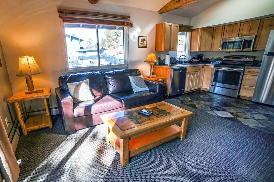 Condo, 1 Bedroom | Living area