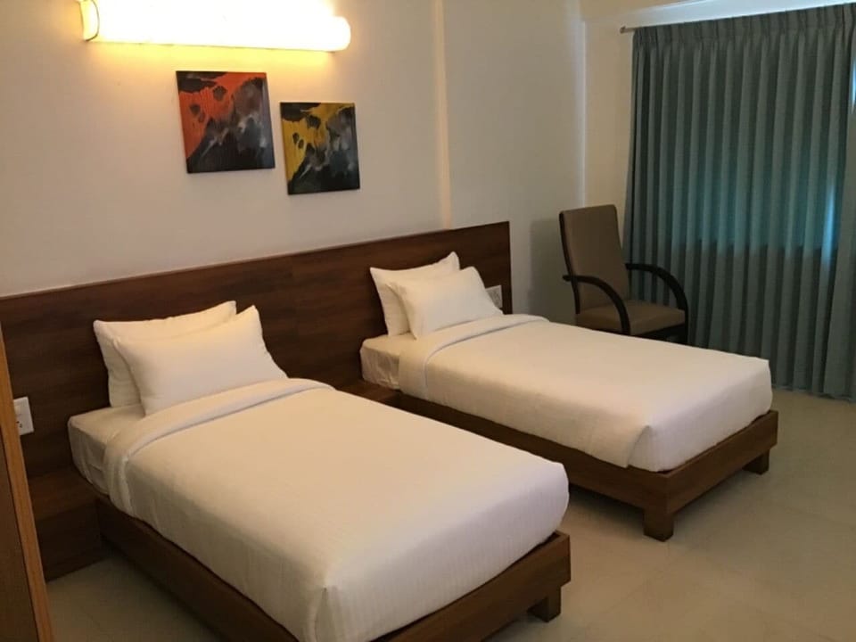 Executive Double Room | Desk, free WiFi