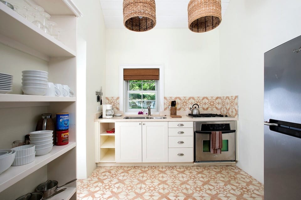 Cottage, 1 Bedroom | Private kitchen | Coffee/tea maker, fridge, oven, toaster