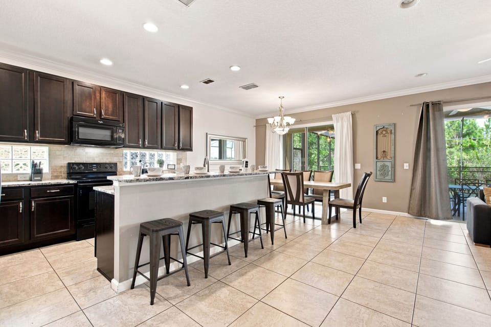 Villa, 6 Bedrooms | Private kitchen | Coffee/tea maker, fridge, oven, toaster