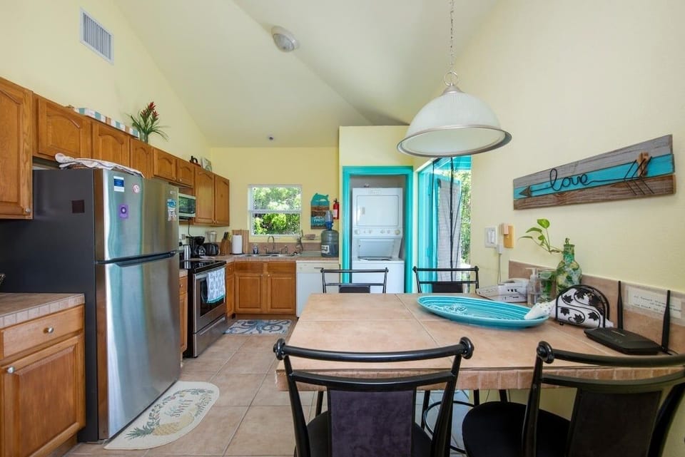 House, 2 Bedrooms | Private kitchen | Coffee/tea maker, fridge, oven, toaster