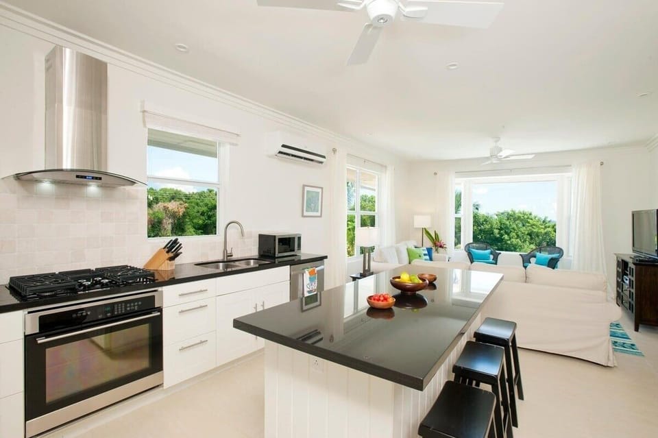 House, 4 Bedrooms | Private kitchen | Coffee/tea maker, fridge, oven, toaster