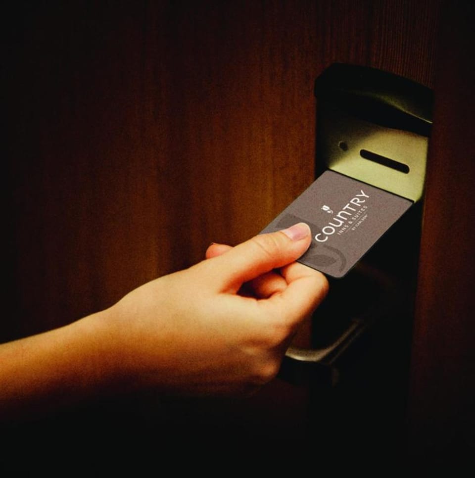 Hypo-allergenic bedding, in-room safe, desk, laptop workspace