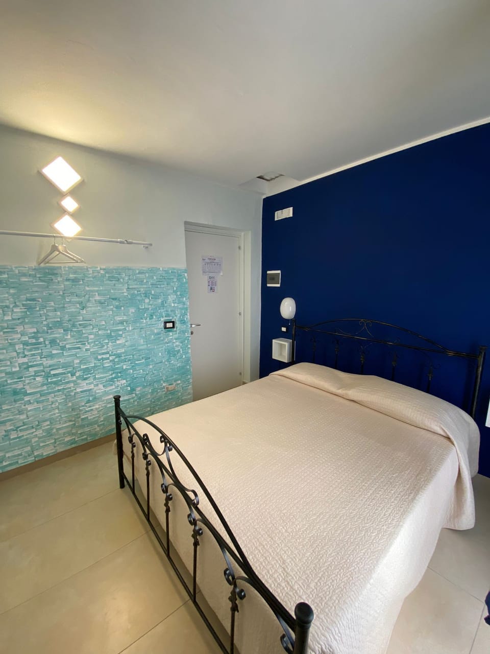 Rainfall showerhead, hair dryer, bidet, towels