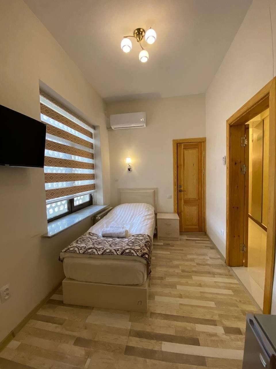 Economy Single Room | Desk, laptop workspace, WiFi (free), individually furnished