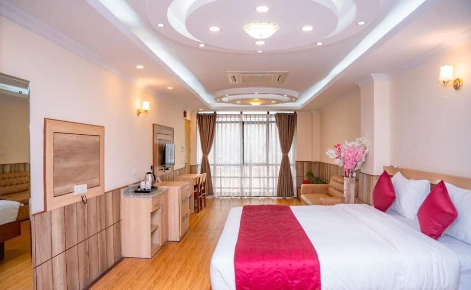 Premium Room | Desk, laptop workspace, soundproofing, free WiFi