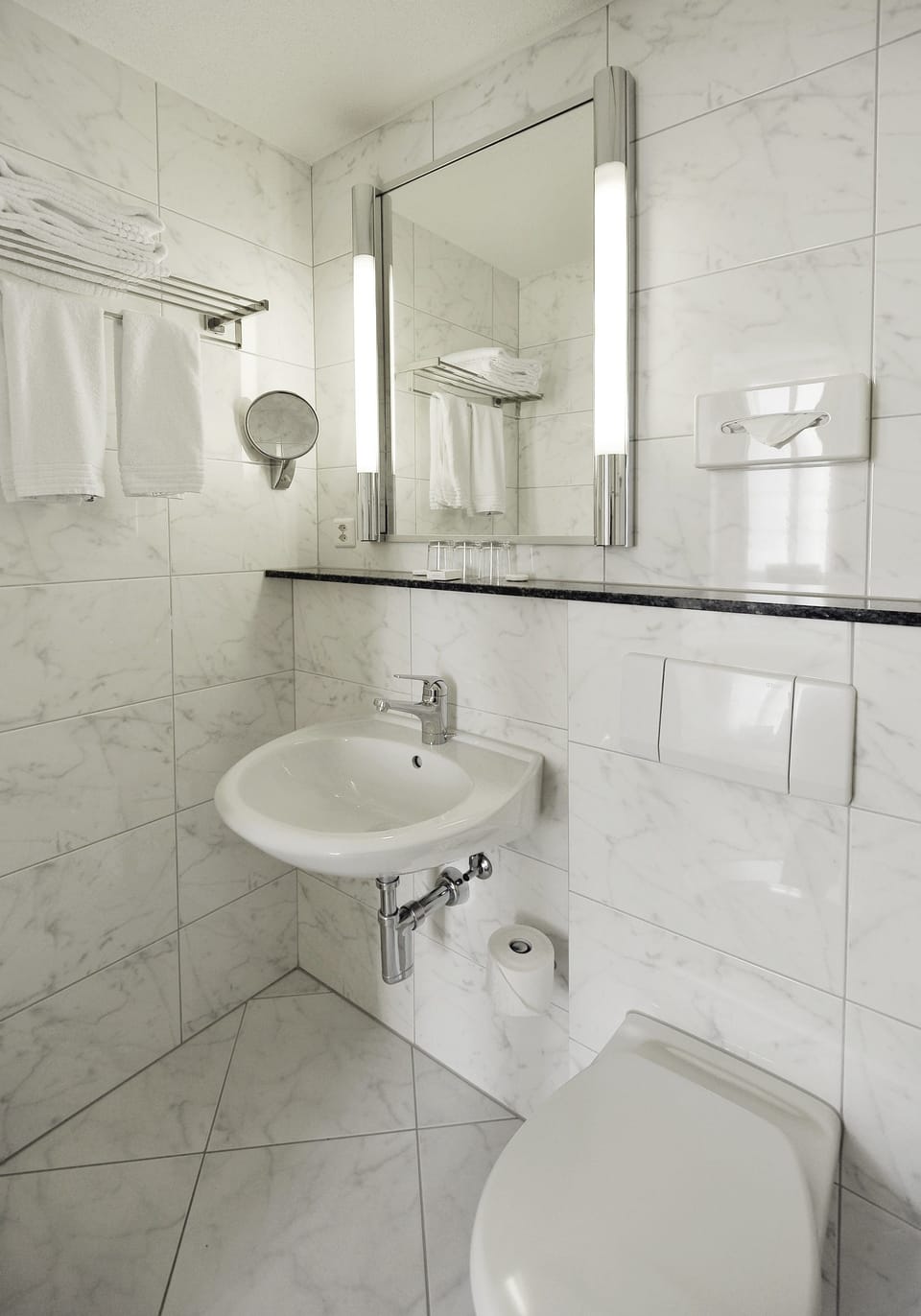 Triple Room | Bathroom sink
