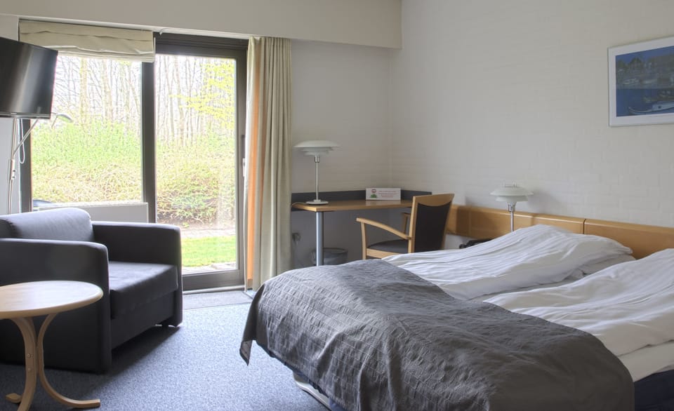 Standard Room | Desk, cribs/infant beds, rollaway beds, free WiFi