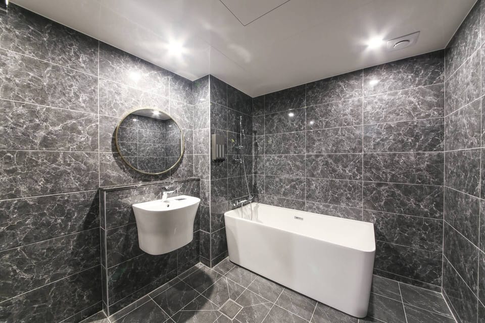 Family Suite Room | Individually decorated, individually furnished, free WiFi, bed sheets