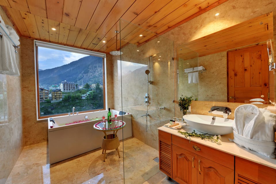 Presidential Room, 1 King Bed, Hot Tub, Valley View | Bathroom | Free toiletries, hair dryer, bathrobes, bidet