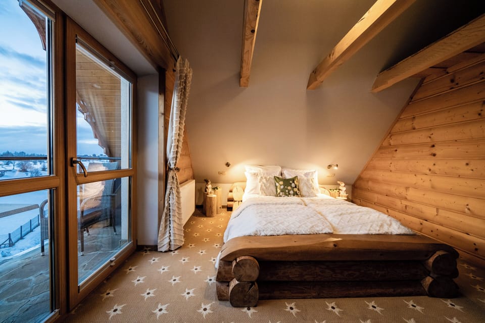 Comfort Studio Suite, 1 Bedroom, Non Smoking | Desk, laptop workspace, free WiFi, bed sheets