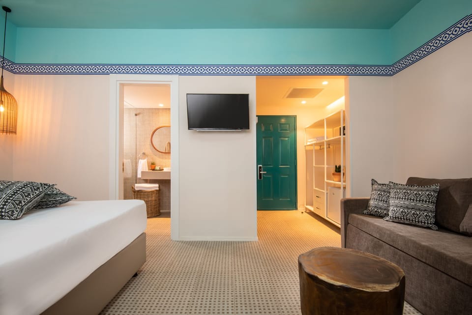 Minibar, in-room safe, iron/ironing board (on request), WiFi (free)
