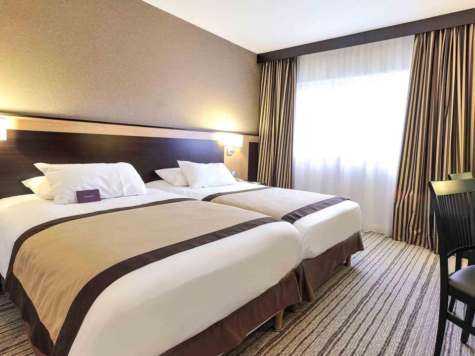 Standard Twin Room, 2 Twin Beds | In-room safe, desk, blackout drapes, soundproofing