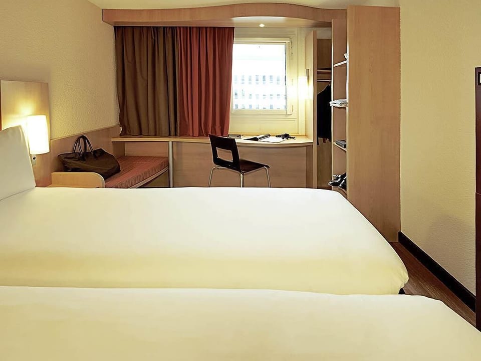 Room, 2 Twin Beds | Premium bedding, in-room safe, desk, blackout drapes
